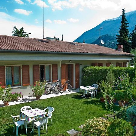 Casa Facchinetti Yellow Apartment Malcesine Luaran gambar