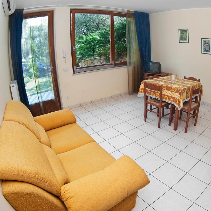 Casa Facchinetti Yellow Apartment Malcesine Luaran gambar