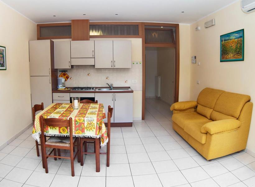 Casa Facchinetti Yellow Apartment Malcesine Luaran gambar
